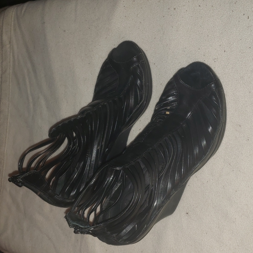 Jump Wedge Sandals Size 7.5